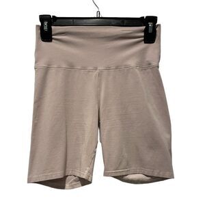 TNA  Shorts size M